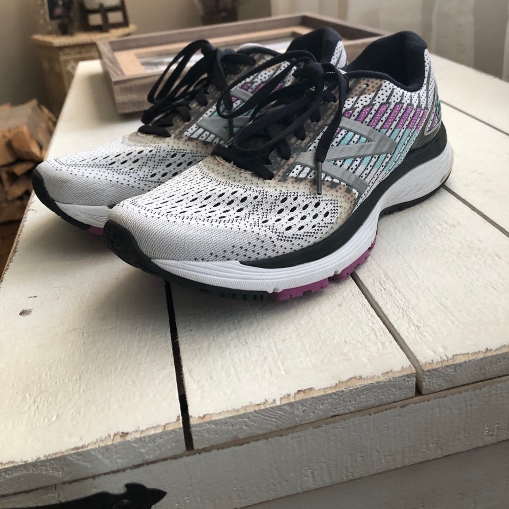 New balance size 7 women’s running/walking sneaker